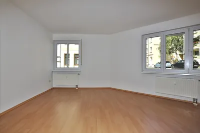 Gepflegte 2-Zi.-Wohnung in Gera, Bj. 1996 mit Einbauküche und Pkw-Stellplatz – Bild 4