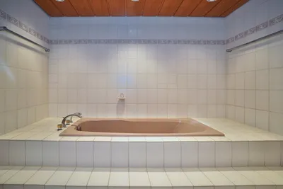 Großzügiges Wohnen auf einer Ebene in unverbaubarer Aussichtslage – Bild 6
