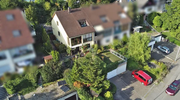 Gelegenheit zum Jahresbeginn - Haus mit Einliegerwohnung in Weissach i. T.