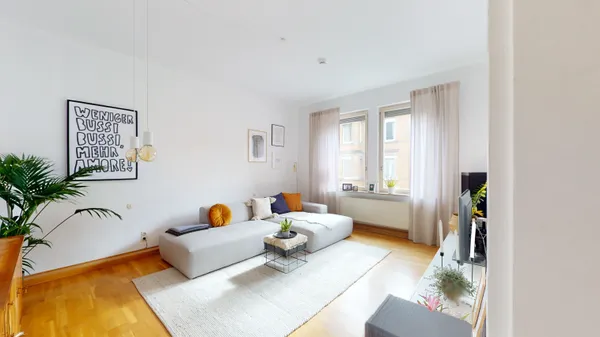 Helle, gepflegte 3-Zi.-Altbauwohnung im Westen. mit Garage, verglaster Veranda und E-Kü.