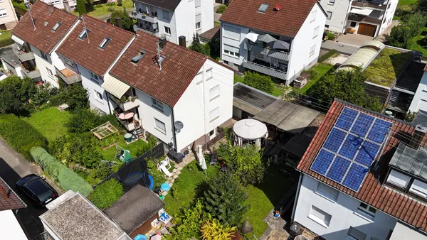 Gepflegtes u. modernisiertes 2-Fam.-Haus ausgebautem Dachgeschoss, Garten u. Garage in Leutenbach